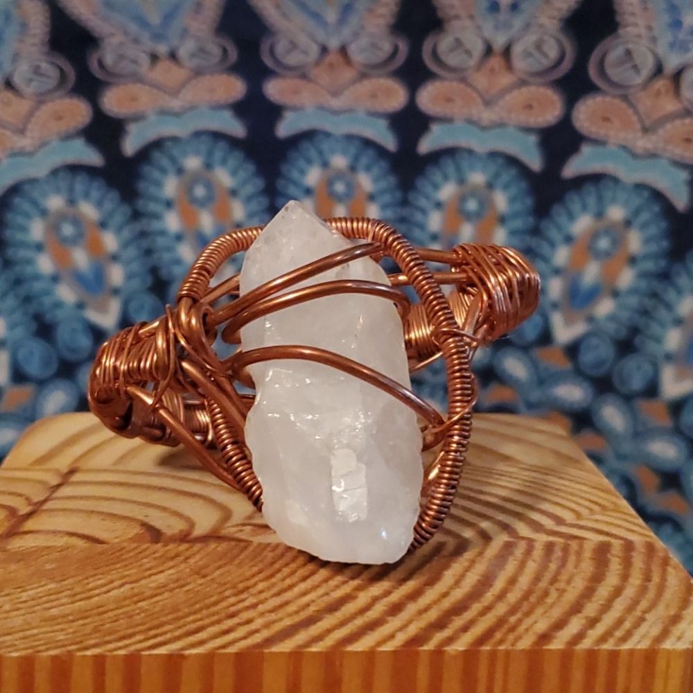 Copper and quartz bracelet